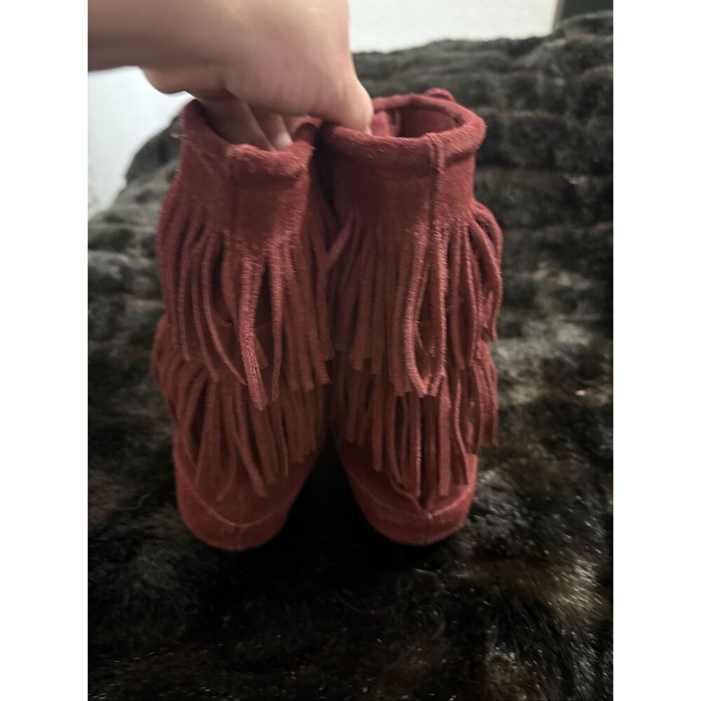 Minnetonka 2 Layer Angle Fringe Suede Boots Size 6.5 purple red - Picture 3 of 4
